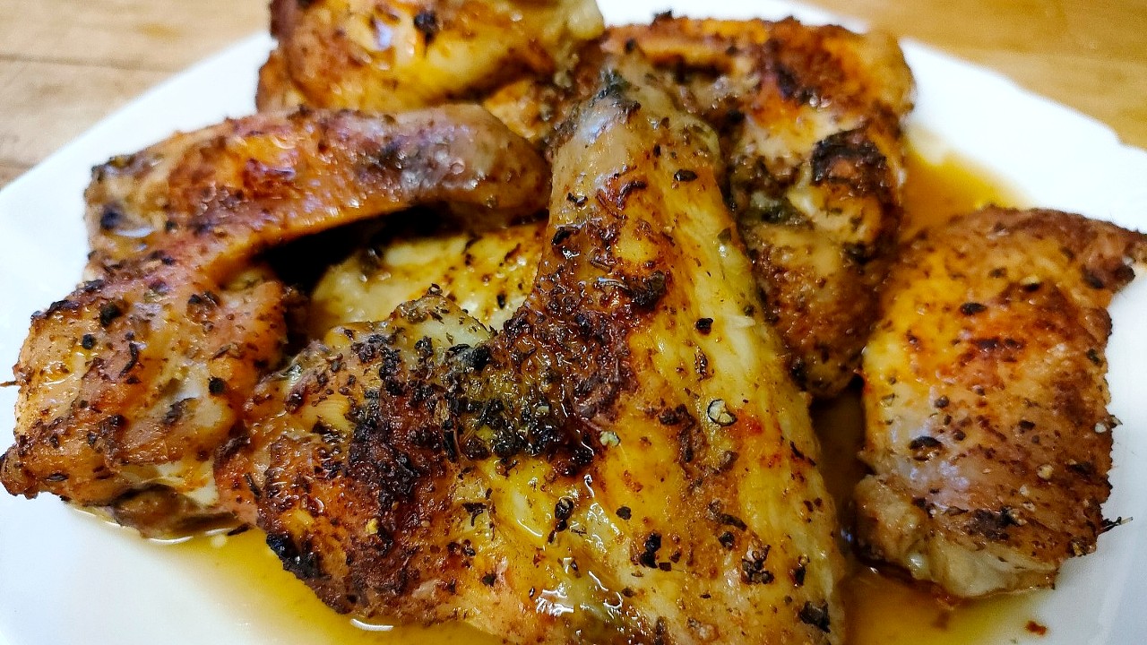 Пилешки крилца на фурна.