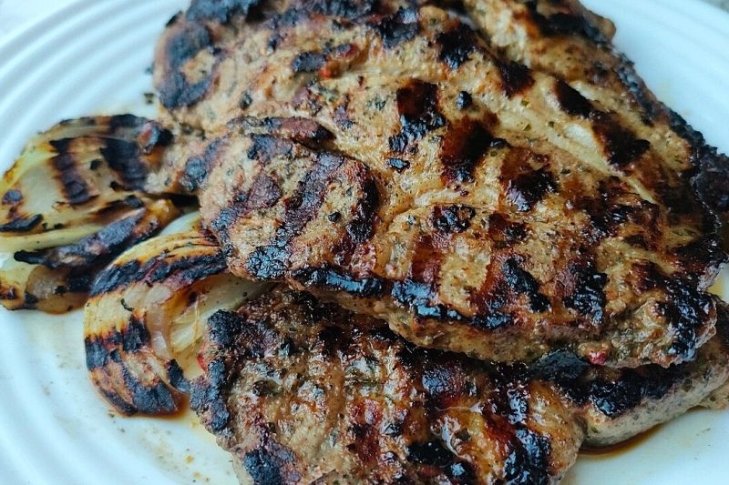 Пържоли на скара по гръцки.