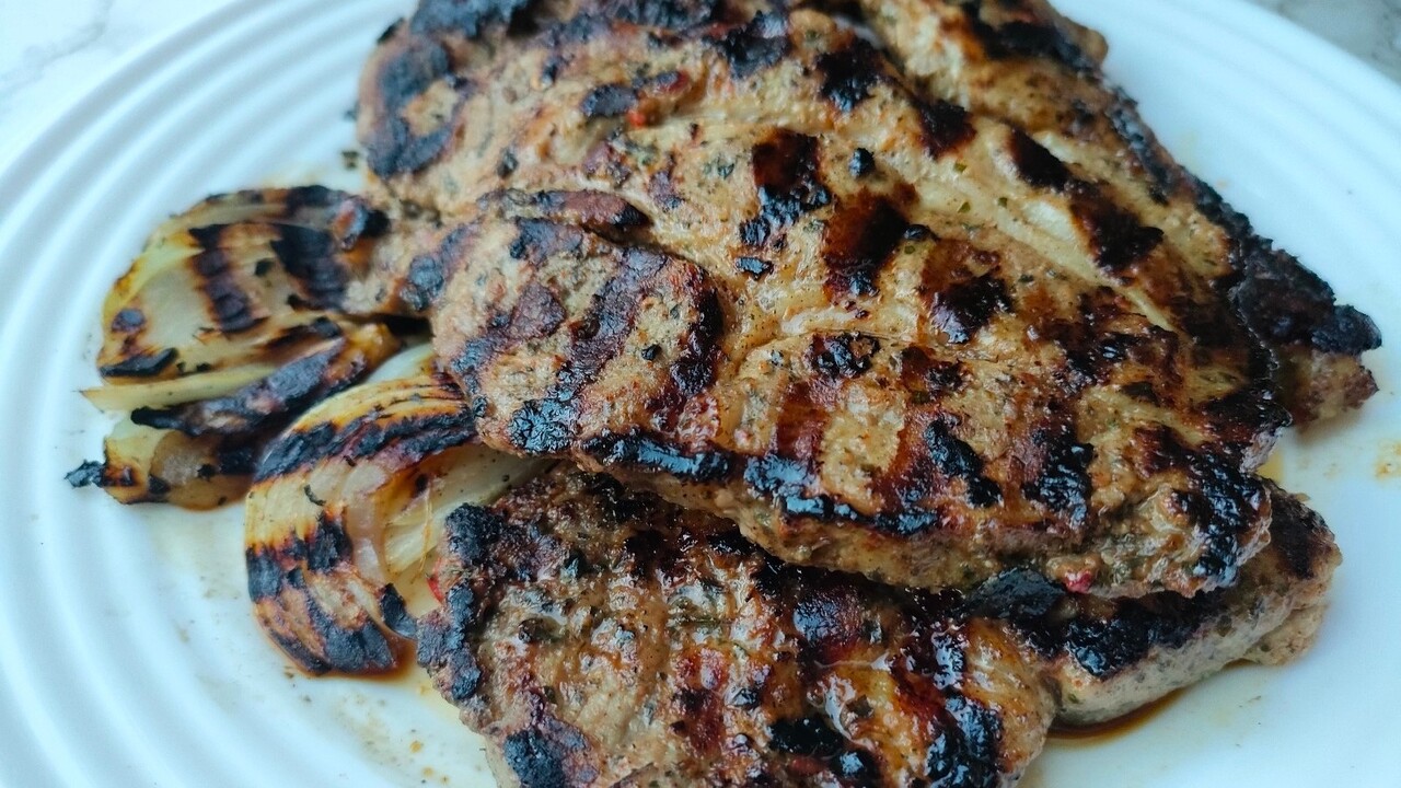 Пържоли на скара по гръцки.