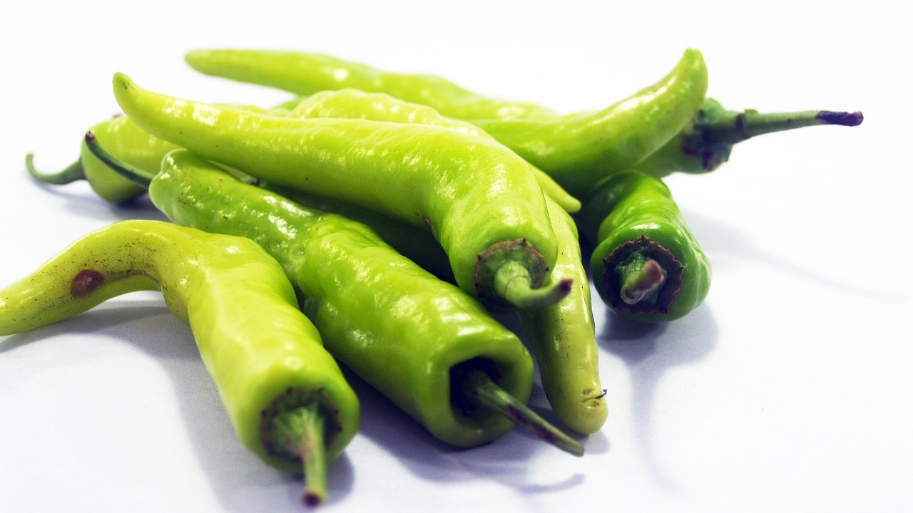 Пържени чушки с доматен сос