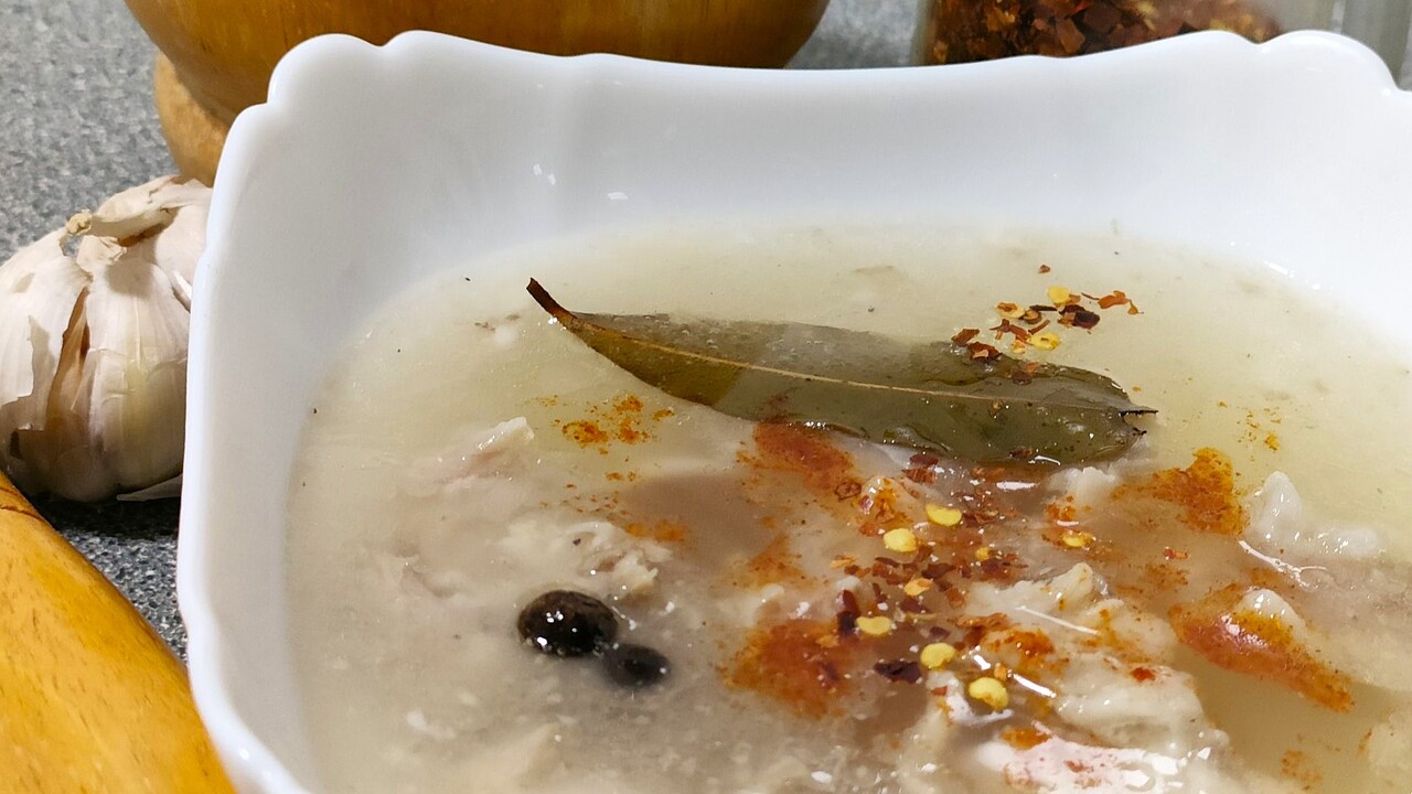 Топла пача от свински крачета и уши