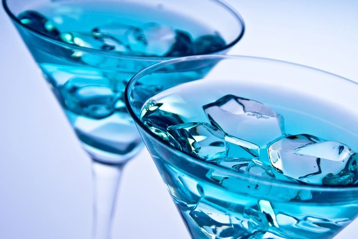 Коктейл „Синя лагуна“ (Blue Lagoon)