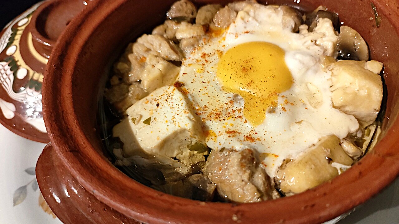 Гювечета с телешко и гъби