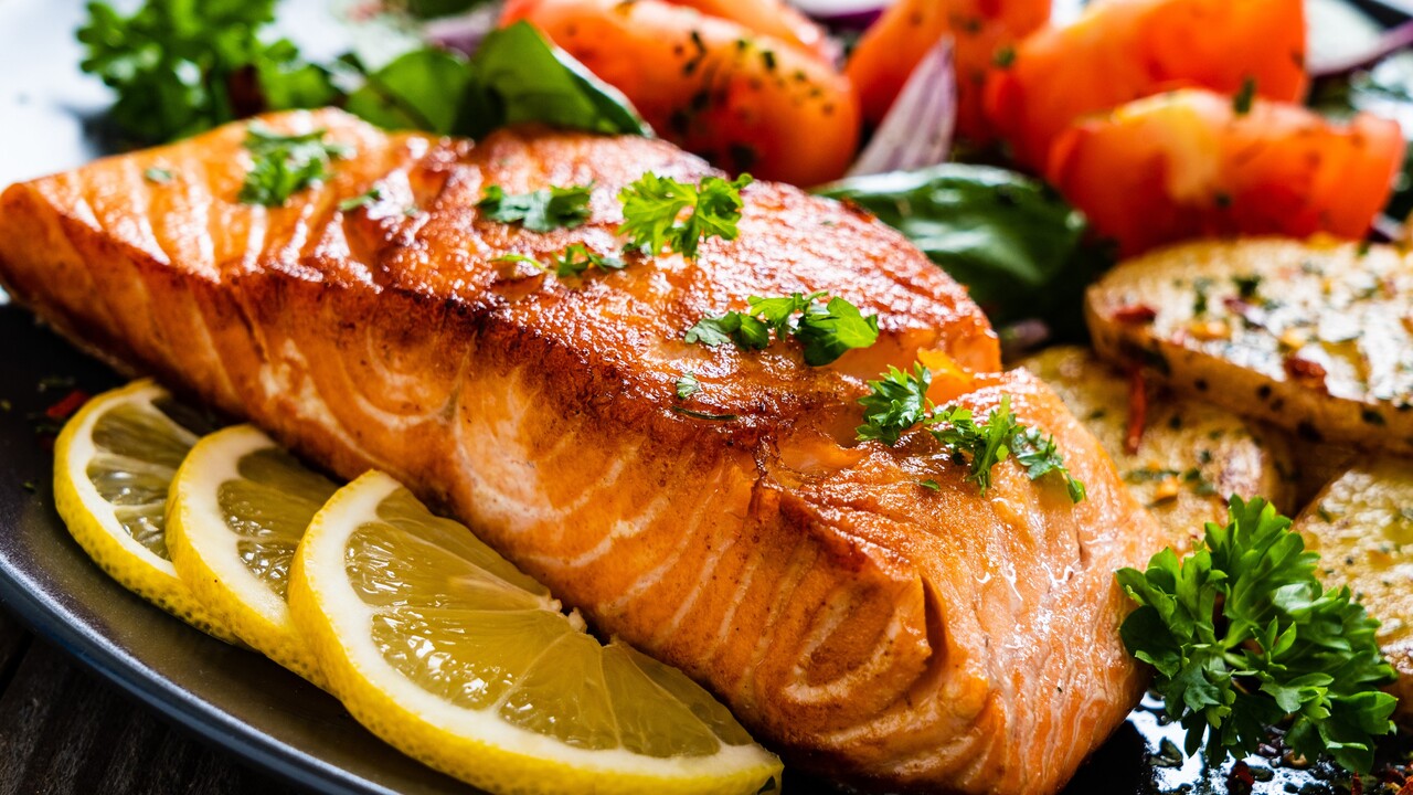 Сьомга с лимони на фурна