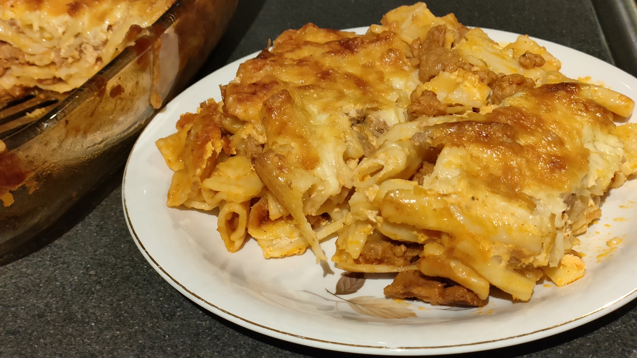 Паста с кайма и кашкавал на фурна