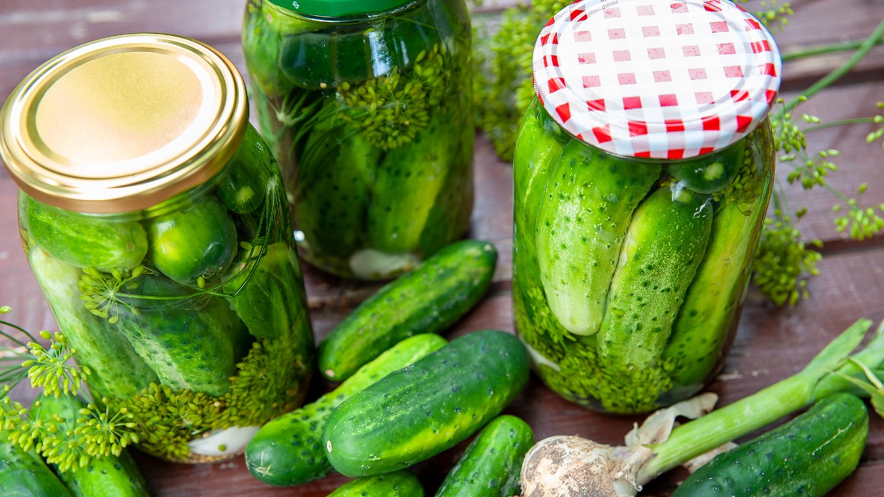 Мариновани корнишонки без варене