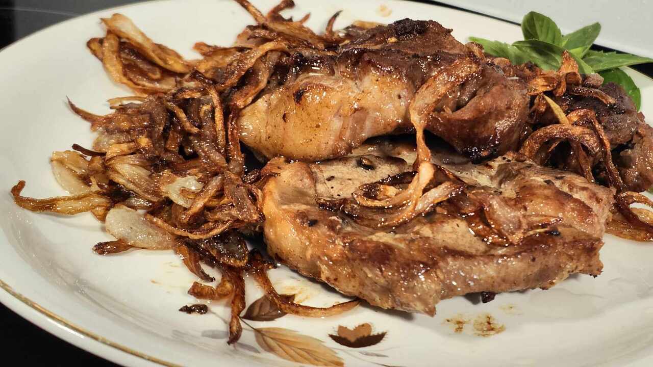 Крехка пържола с масло на тиган