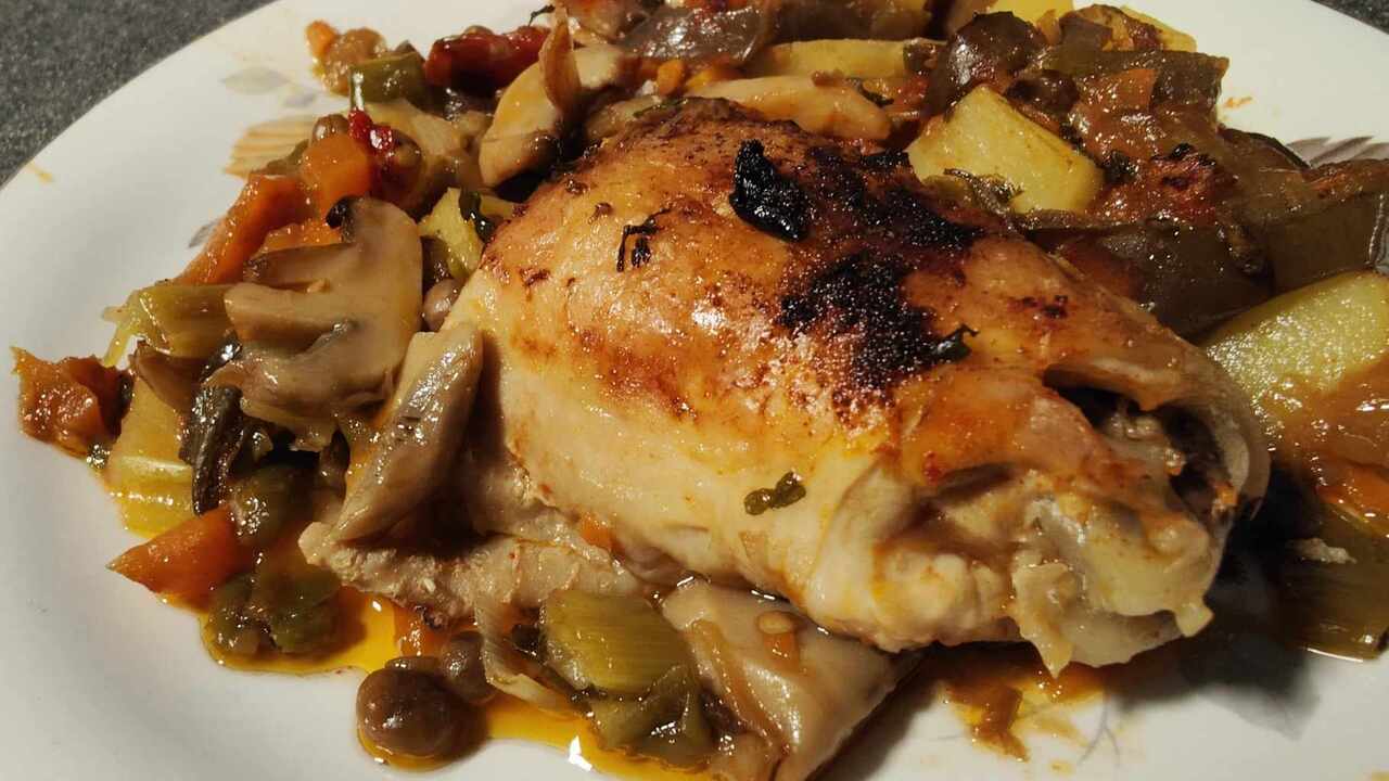 лесен гювеч с пилешко