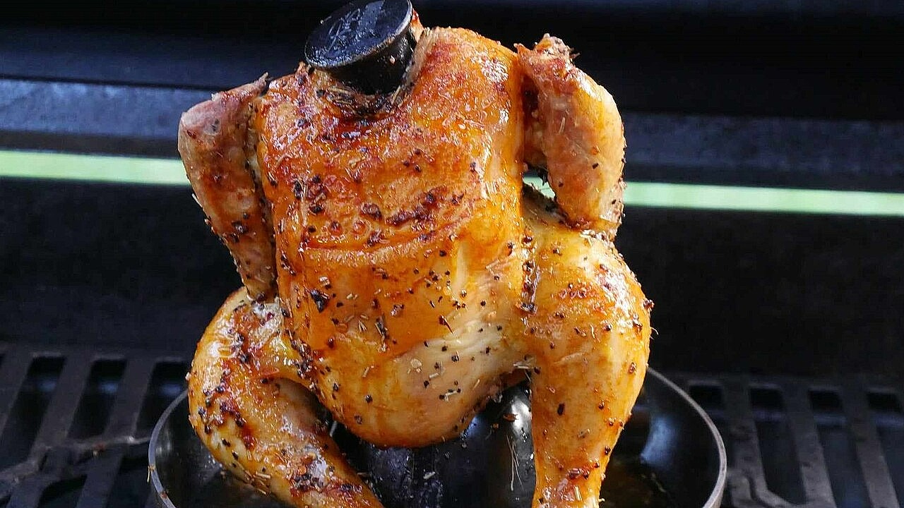 пиле на бутилка