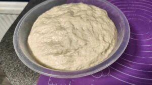 Тесто за мекици с мая
