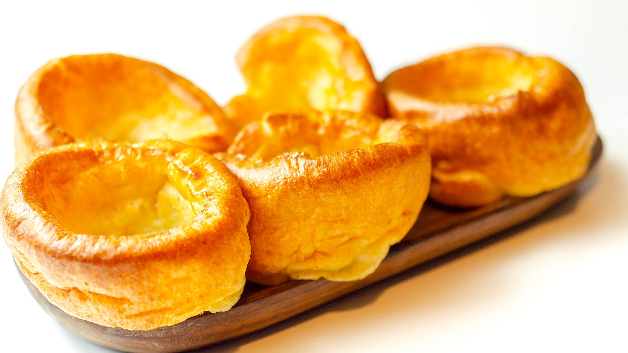 Йоркширски пудинг – универсално печиво