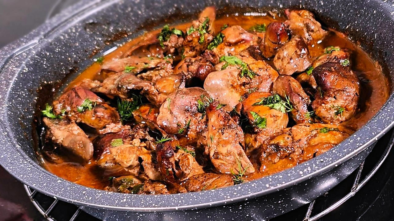 Пилешки дробчета в масло и доматен сос