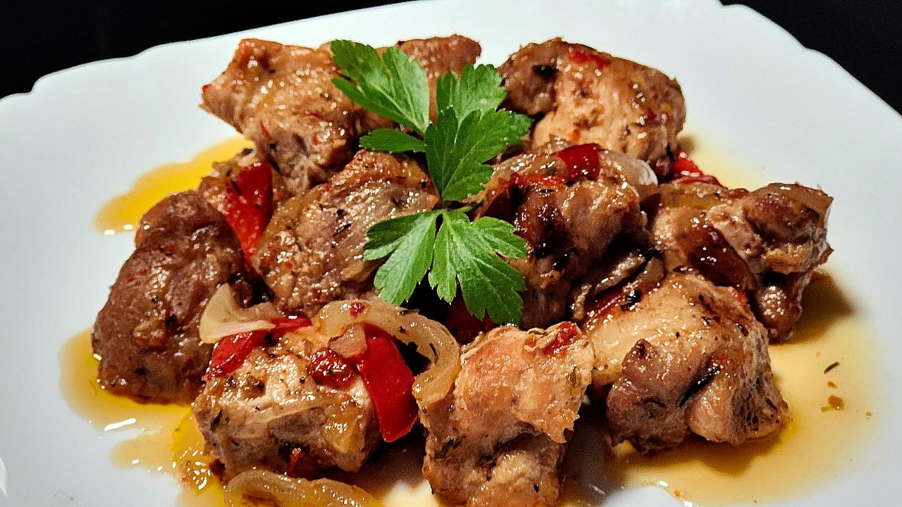 Друсан кебап с лук и червена чушка