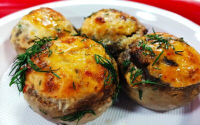 Пълнени гъби с бекон, кашкавал и яйце