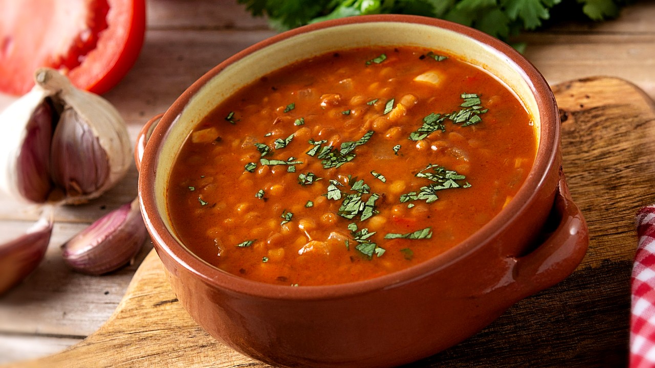 Чорба от червена леща
