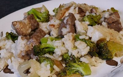 свинско с броколи и ориз