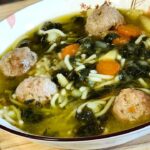 спаначена супа с кюфтенца, картофи и фиде