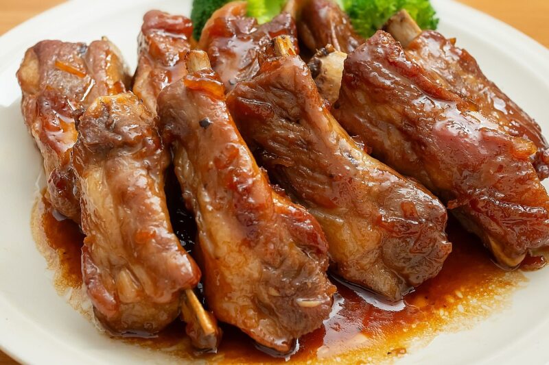 Задушени ребърца на фурна