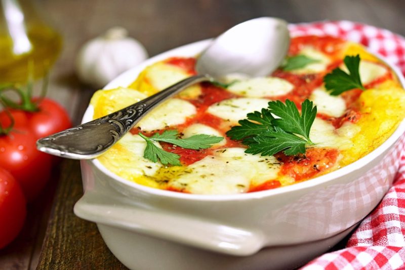 Полента с домати и сирене