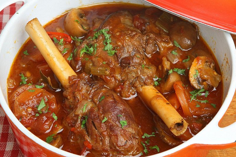 Задушени агнешки джоланчета